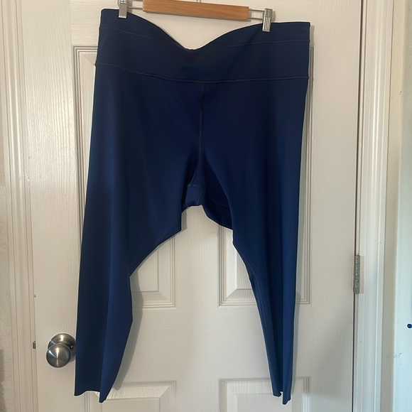 Athleta Accelerate 7/8 Tight Leggings Navy Sizes 3X Workout Running Athletic - Picture 5 of 9